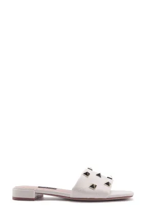 Izro White