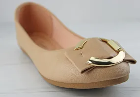 Kinsella 28 Womens Classic Round Toe Gold Accent Flats