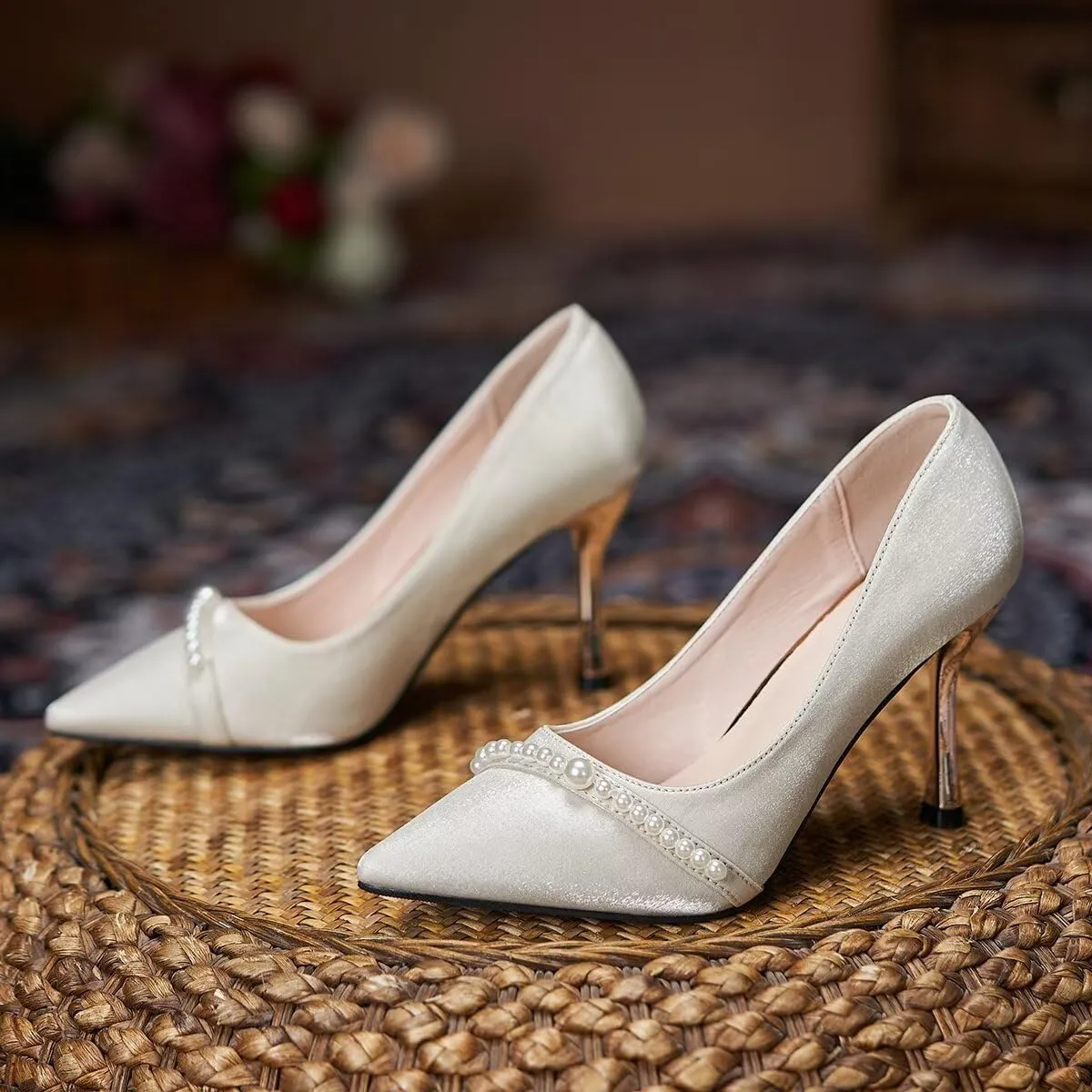 LUXINYU Women Pointed Toe Heels Elegant Stiletto Fashion Pearl Rhinestone Ladies Pumps Wedding Dress Shoes Comfortable Kitten Heels Work Shoes