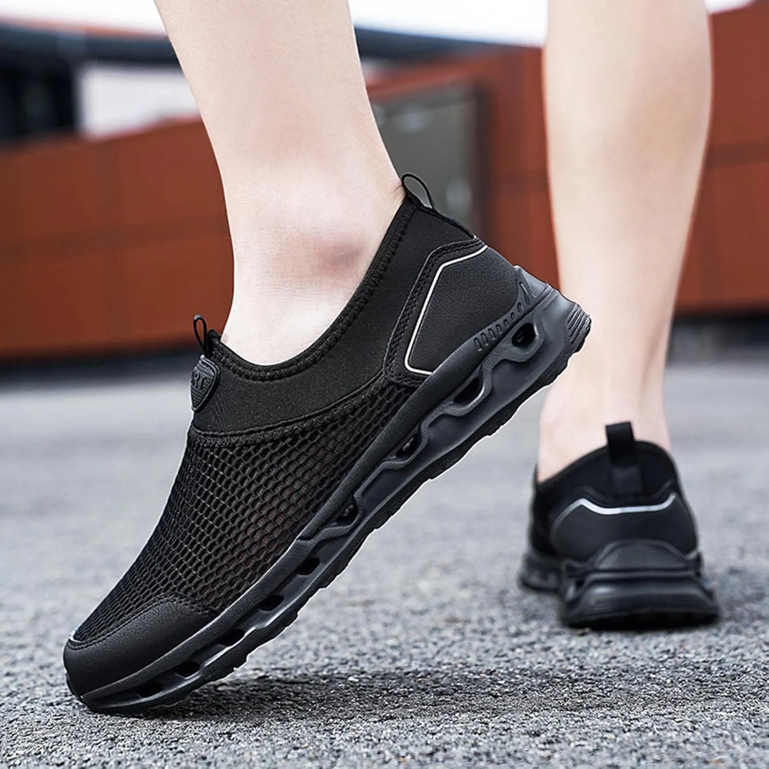 Men's Hollow Mesh Sports Shoes Fashion Breathable Beach Shoes Comfortable Non Slip Soft Flat Elderly Shoe