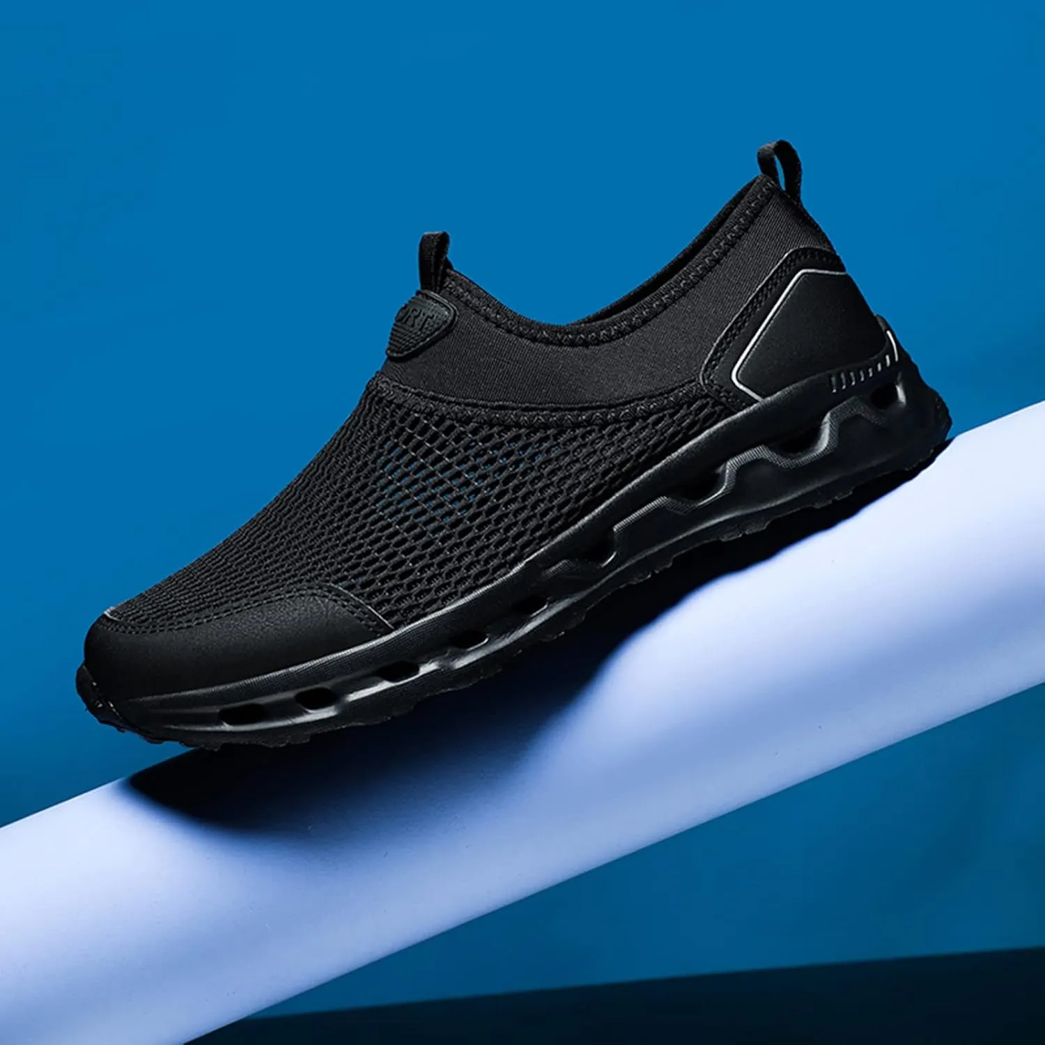 Men's Hollow Mesh Sports Shoes Fashion Breathable Beach Shoes Comfortable Non Slip Soft Flat Elderly Shoe